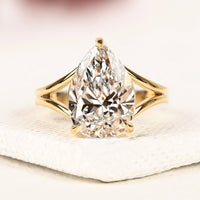 Pear Cut Moissanite Diamond Ring 3-Prong Solitaire Setting
