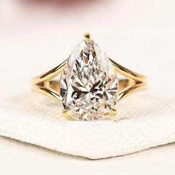 Pear Cut Moissanite Diamond Ring 3-Prong Solitaire Setting