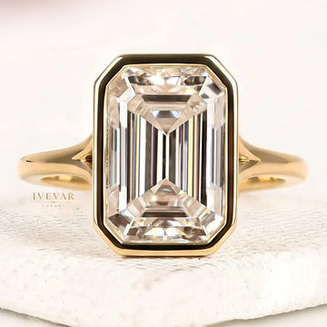 Bezel Setting Emerald Lab Grown Diamond Solitaire Engagement Ring