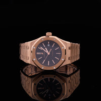 Luxury Silver Datejust Watch Premium Craftsmanship Timeless Elegance Prestigious Style