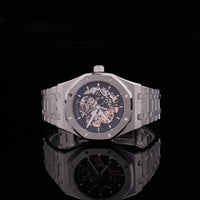 Silver Roman Dial Watch Executive Luxury Timepiece