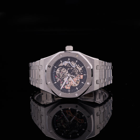 Silver Roman Dial Watch Executive Luxury Timepiece