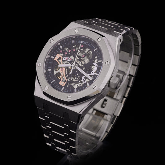 Silver Roman Dial Watch Executive Luxury Timepiece