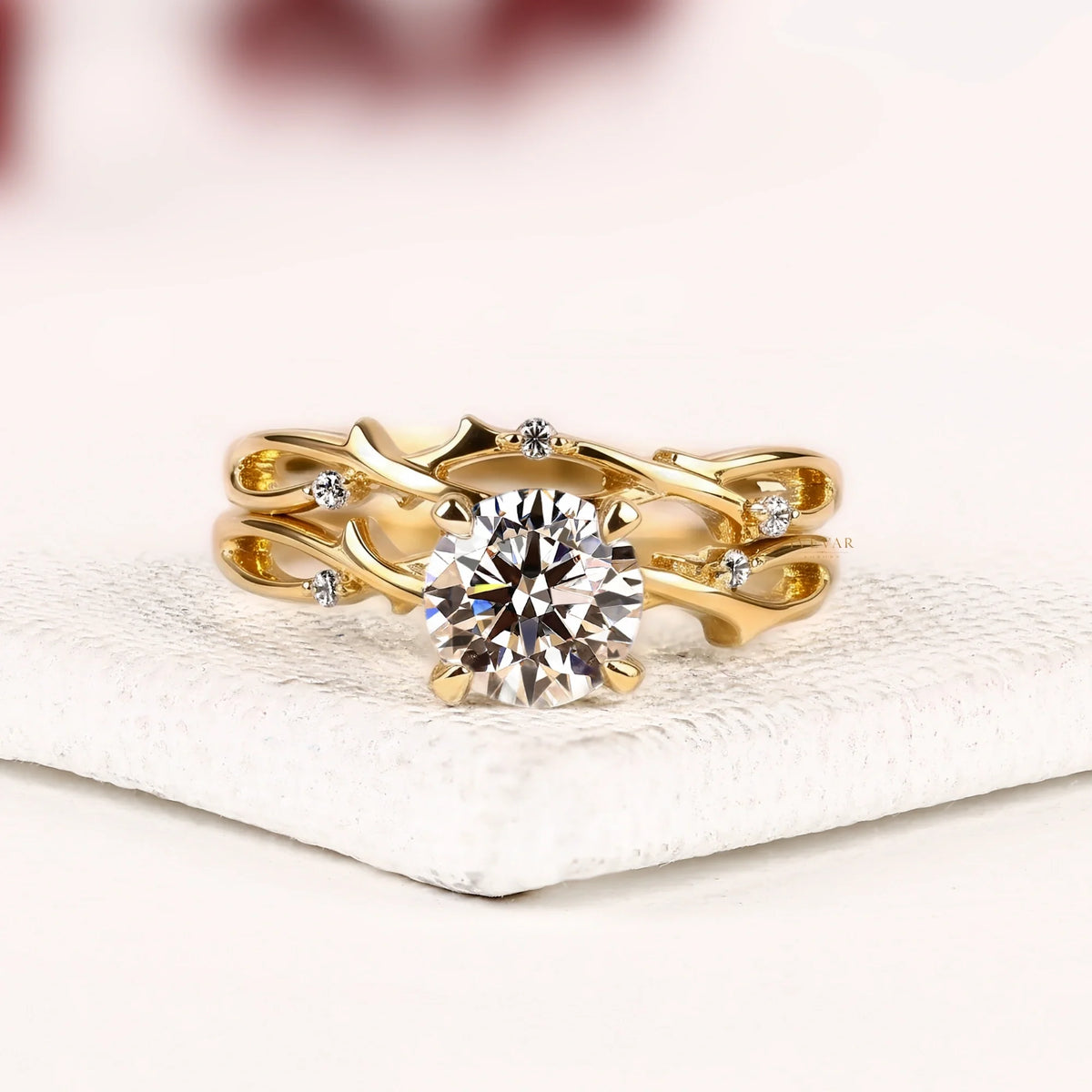 Round Cut Moissanite Diamond Bridal Ring Set with Nature-Inspired Leaf Vine Band