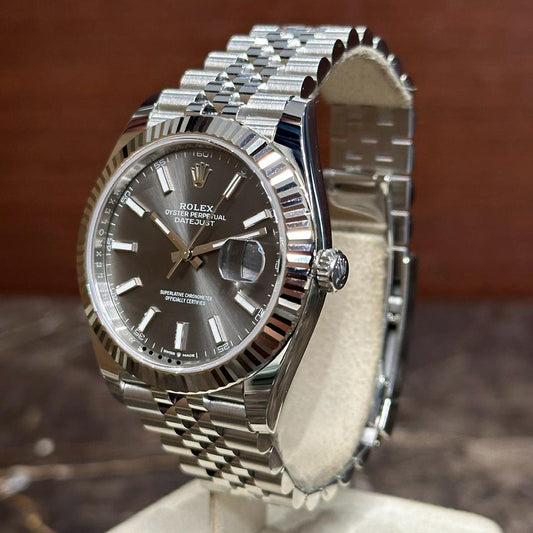 Premium Luxury Watch That Defines Style  Elegance  Success  Timeless Prestige