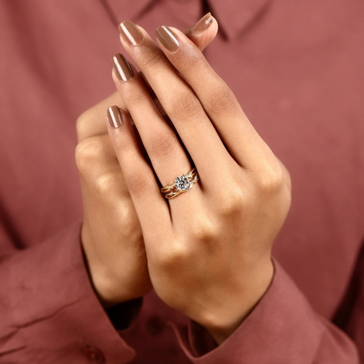Round Cut Moissanite Diamond Bridal Ring Set with Nature-Inspired Leaf Vine Band