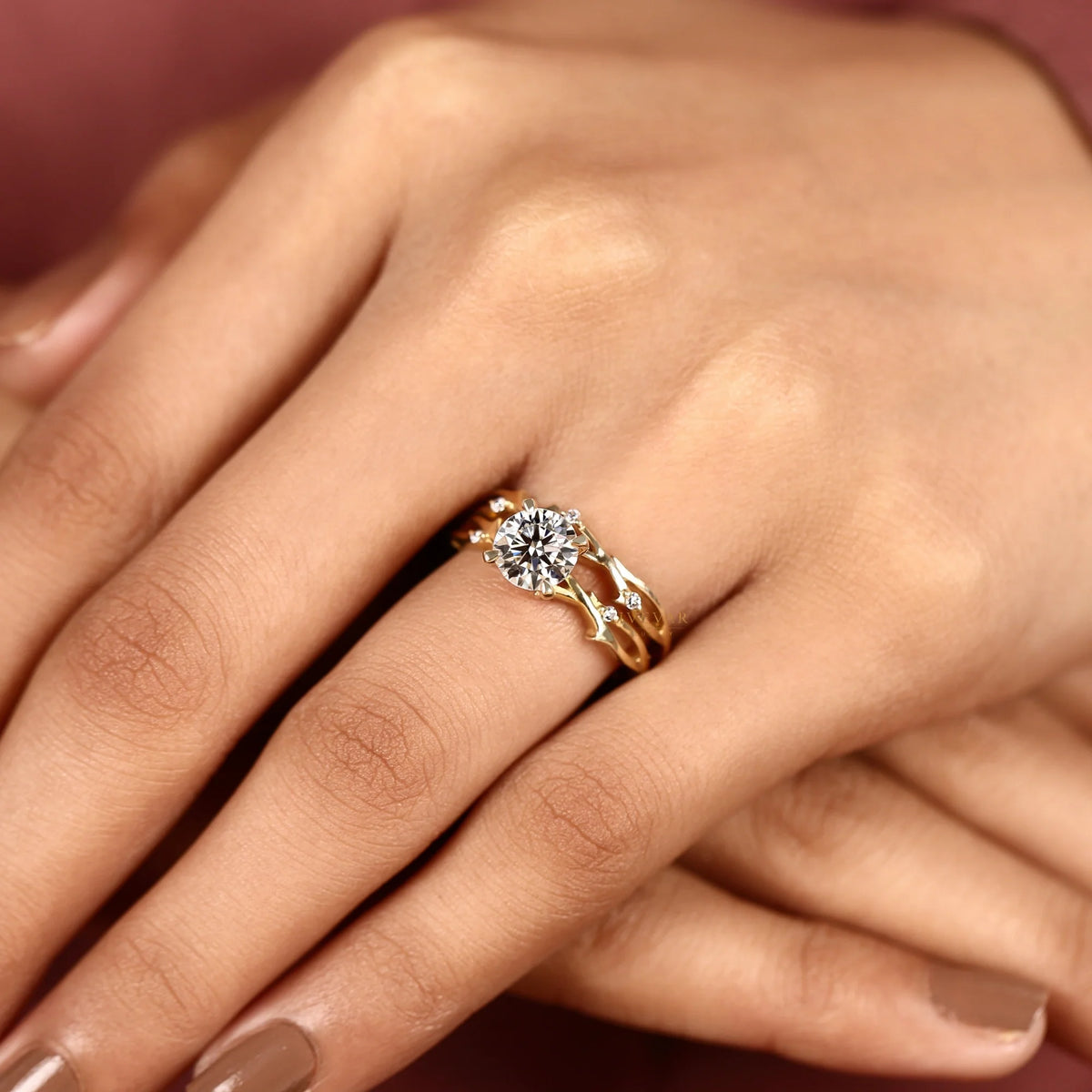 Round Cut Moissanite Diamond Bridal Ring Set with Nature-Inspired Leaf Vine Band