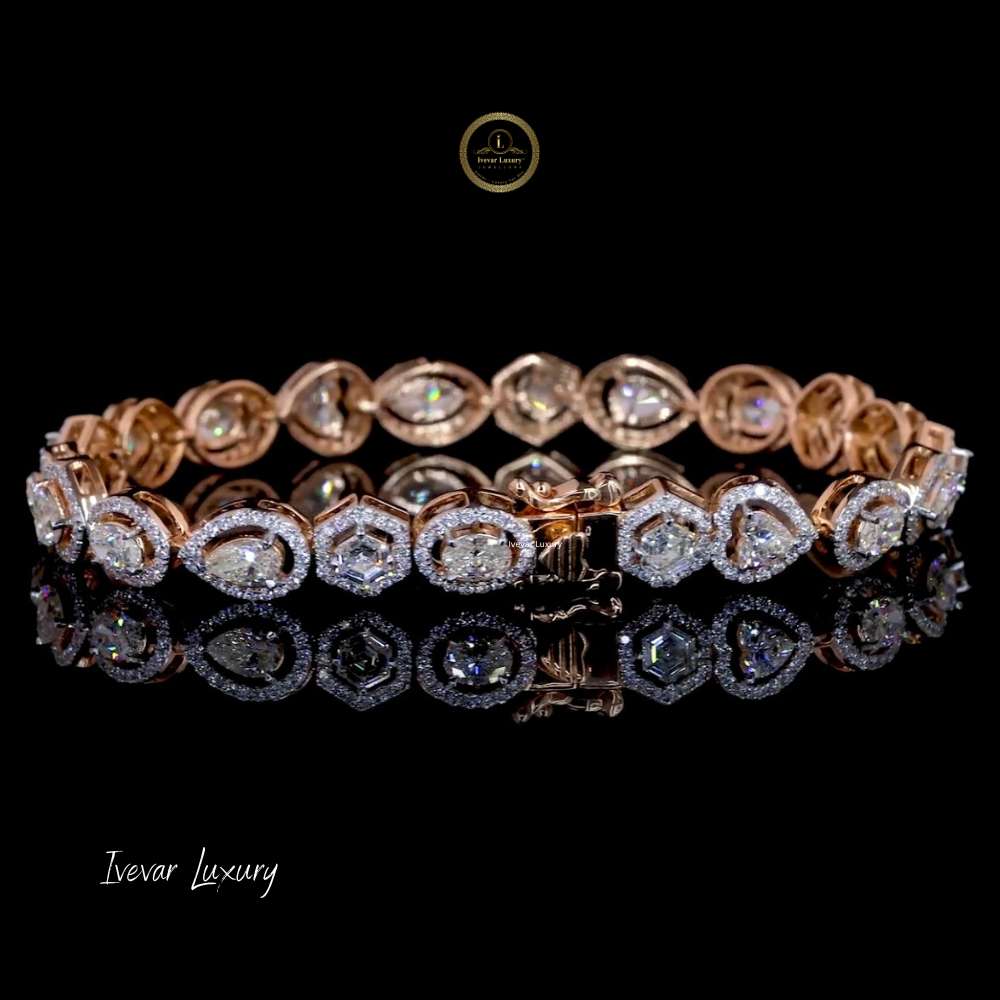 Elegant 14K Gold Custom Rose Cut Diamond Link Bracelet with Halo Detailing - view 2