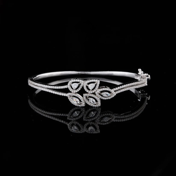 Sparkling Floral Motif Bracelet with Pear and Marquise Moissanite Accents