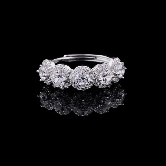 0.50 CT Best Moissanite Round Cut Diamond Ring With Halo in Soft Corner
