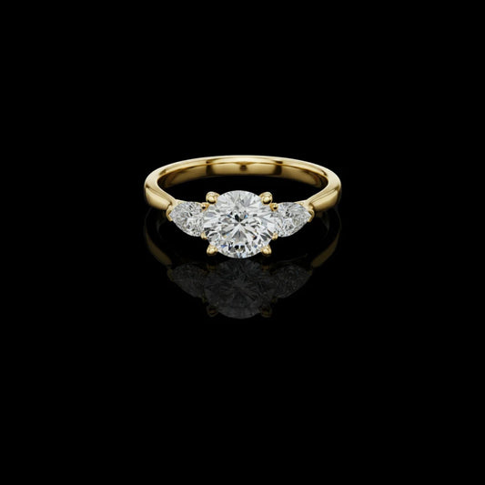 0.80 CT Gleaming Lab Grown Round Cut Diamond Ring For Soft Glow