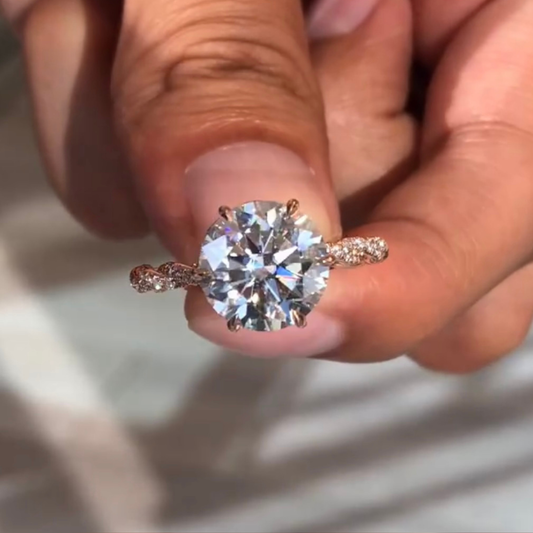 Lab Grown Round Cut Diamond Twisted Band Engagement Ring