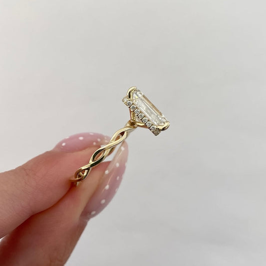 2.85 CT Luxury Lab Grown Emerald Cut Solitaire Diamond Ring with Twisted Gold Band & Halo Accent