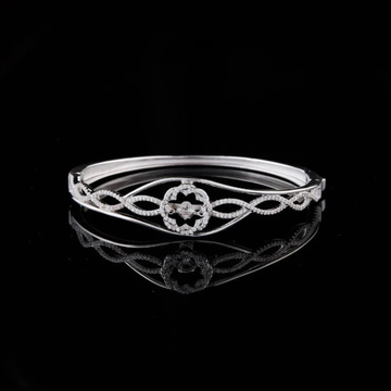 Twisted Design Moissanite Bracelet Featuring a Central Radiant Flower and Pave Detailing