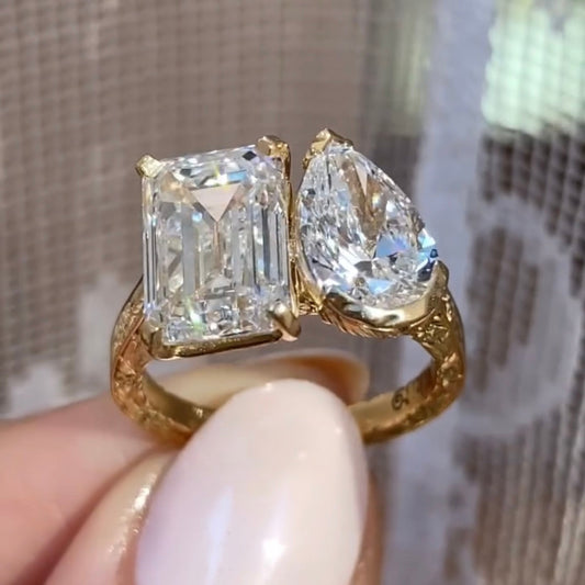 Emerald And Pear Cut Toi et Moi Lab Diamond Ring